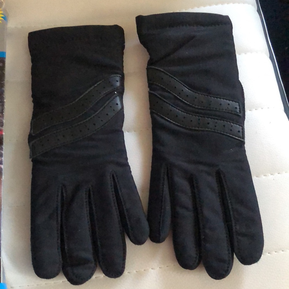 NIB-vintage black knit lined stretch gloves driving gloves repels rain and stain